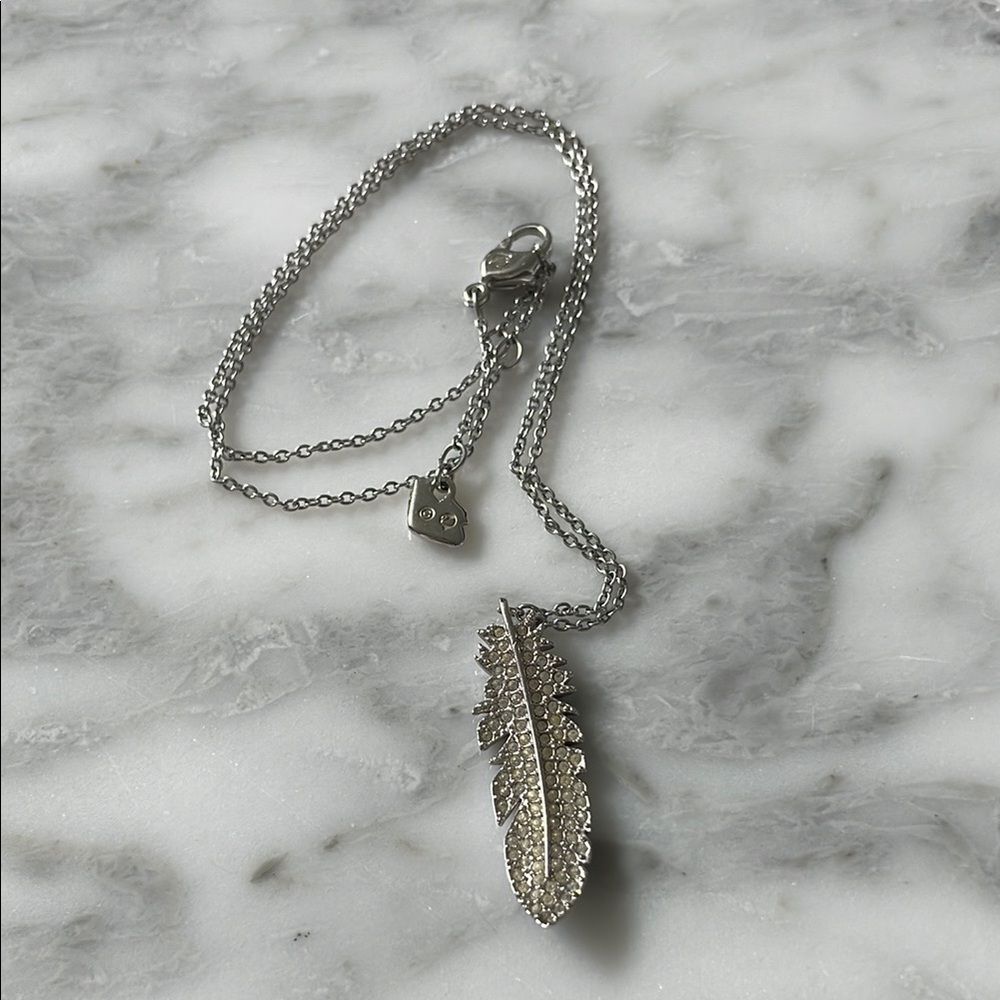 Silver Feather Pendant Necklace